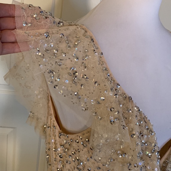 MAC DUGGAL
Embellished Ruffled Faux Wrap Sleeveless Gown - Picture 8 of 16